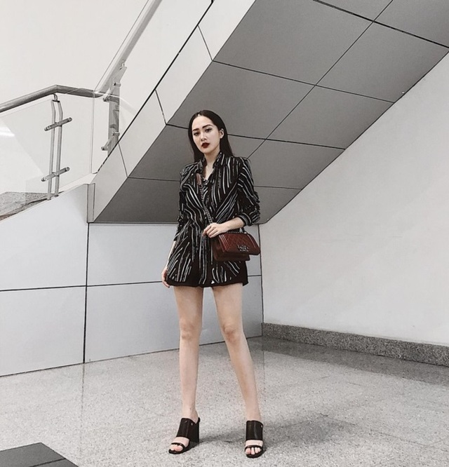 Em họ Hương Tràm: Thích mặc mốt giấu quần, trẻ đẹp gợi cảm không kém chị - 15..jpg Em họ Hương Tràm: Thích mặc mốt giấu quần, trẻ đẹp gợi cảm không kém chị - 15..jpg