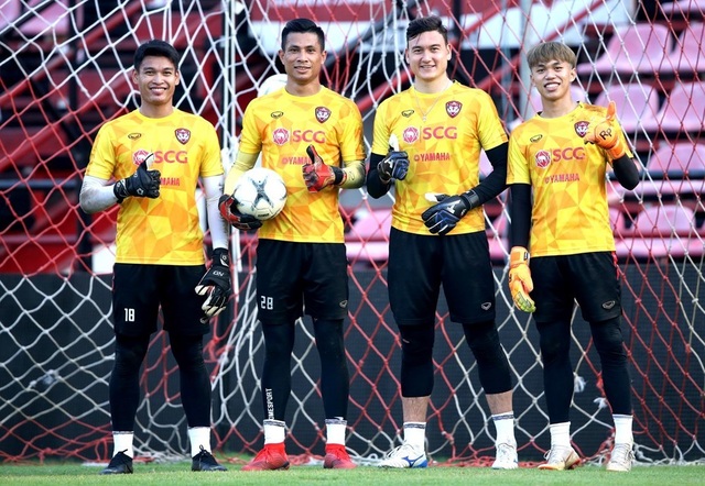 Cận cảnh buổi tập đầu tiên của Đặng Văn Lâm ở Muangthong United - Ảnh minh hoạ 2