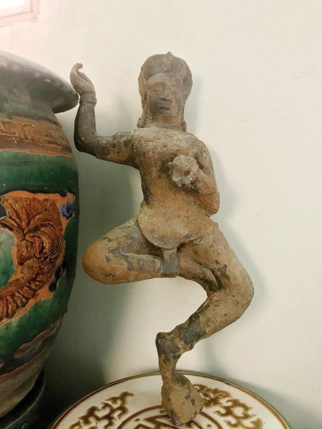 Đại gia Sài Gòn sở hữu kho 10 vạn cổ vật lớn nhất châu Á - 4 Đại gia Sài Gòn sở hữu kho 10 vạn cổ vật lớn nhất châu Á - 4