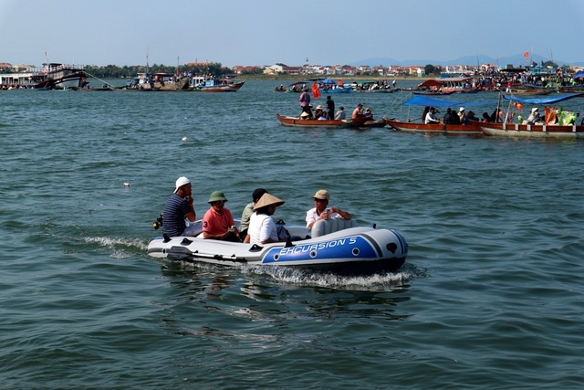 Đua ghe đầu xuân ở Hội An