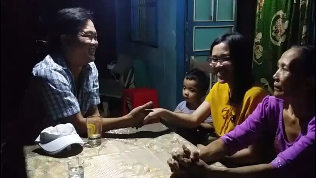 Người đàn ông đi ô tô tát phụ nữ đến nhà bị hại xin lỗi - 1 Người đàn ông đi ô tô tát phụ nữ đến nhà bị hại xin lỗi - 1