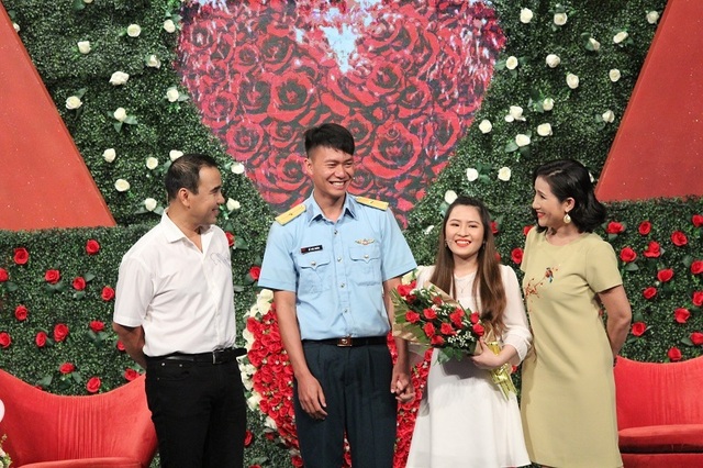Chàng quân nhân độc thân không phải là ế chinh phục cô gái trốn bố mẹ dự show hẹn hò - 3 Chàng quân nhân độc thân không phải là ế chinh phục cô gái trốn bố mẹ dự show hẹn hò - 3