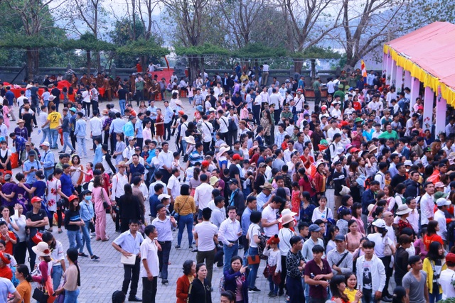 khai hội bái đính 9.JPG khai hội bái đính 9.JPG