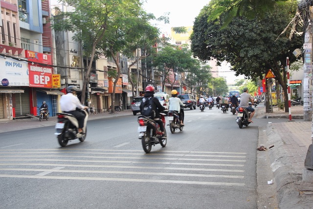 Đường phố Sài Gòn thênh thang đến lạ trong ngày làm việc đầu năm - 8
