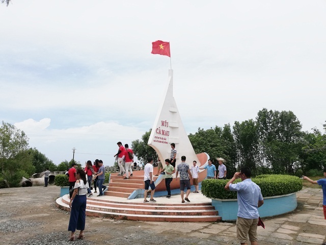 Tết 2019, khách du lịch đến Đất Mũi tăng cao hơn năm ngoái - 1 Tết 2019, khách du lịch đến Đất Mũi tăng cao hơn năm ngoái - 1