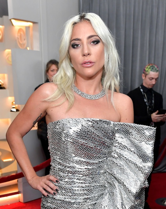Người đẹp lộng lẫy váy áo trên thảm đỏ Grammy 2019 - 21