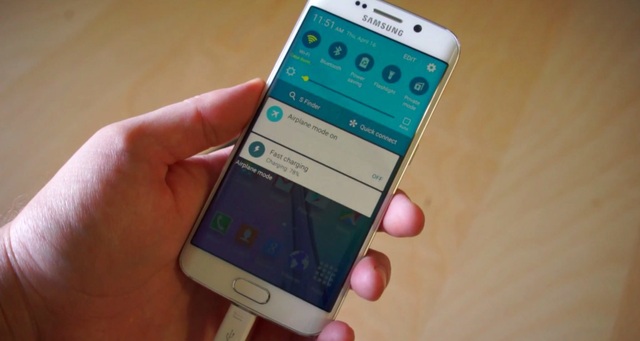 Rò rỉ tính năng chạm hai điện thoại để sạc của Galaxy S10 - 1 Rò rỉ tính năng chạm hai điện thoại để sạc của Galaxy S10 - 1