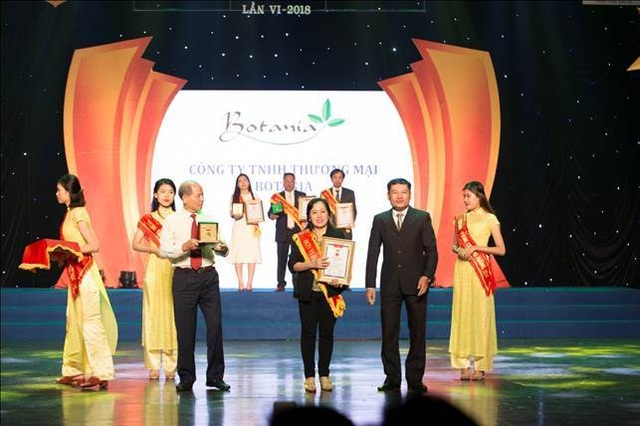 Botania vinh dự lọt Top 10 Thương hiệu nhãn hiệu tin dùng 2018 - 1 Botania vinh dự lọt Top 10 Thương hiệu nhãn hiệu tin dùng 2018 - 1