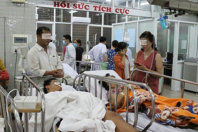 TPHCM: Tai nạn, ẩu đả dịp Tết phần lớn do “ma men” - 1 TPHCM: Tai nạn, ẩu đả dịp Tết phần lớn do “ma men” - 1