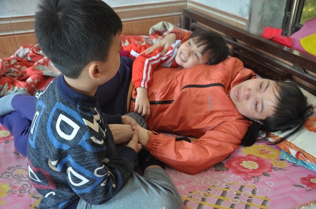 “Mẹ chỉ ốm thôi, không được chết đâu nhé !” - 8 “Mẹ chỉ ốm thôi, không được chết đâu nhé !” - 8