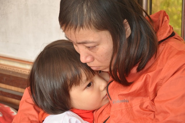 “Mẹ chỉ ốm thôi, không được chết đâu nhé !” - 1 “Mẹ chỉ ốm thôi, không được chết đâu nhé !” - 1