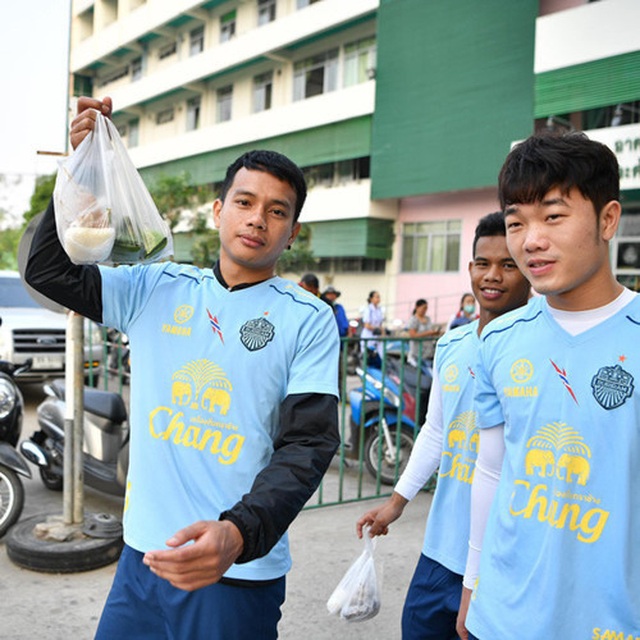 Xuân Trường cười tươi rói trong buổi huấn luyện đặc biệt ở Thái Lan - Ảnh minh hoạ 3