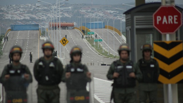 Hàng viện trợ châm ngòi cuộc đối đầu căng thẳng tại biên giới Venezuela - 3 Hàng viện trợ châm ngòi cuộc đối đầu căng thẳng tại biên giới Venezuela - 3