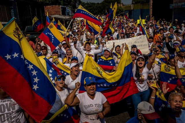 Hàng viện trợ châm ngòi cuộc đối đầu căng thẳng tại biên giới Venezuela - 2 Hàng viện trợ châm ngòi cuộc đối đầu căng thẳng tại biên giới Venezuela - 2