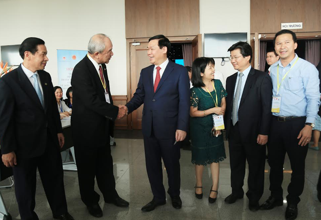 Chính phủ lắng nghe ý kiến để hoàn thiện thể chế, chính sách trong thu hút FDI - 2 Chính phủ lắng nghe ý kiến để hoàn thiện thể chế, chính sách trong thu hút FDI - 2