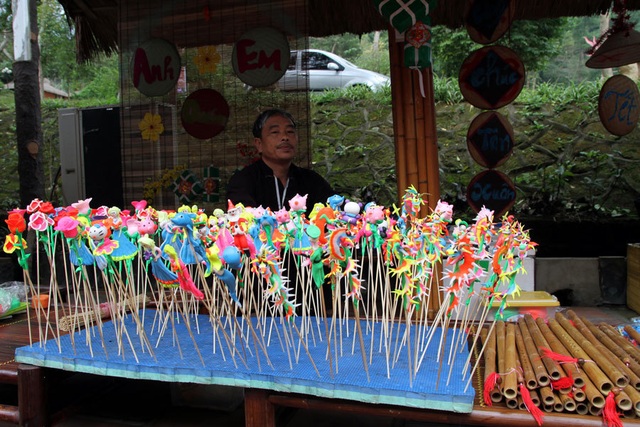 chiem-nguong-vuon-hong-van-nguoi-me-tai-ba-vi-1.jpg chiem-nguong-vuon-hong-van-nguoi-me-tai-ba-vi-1.jpg