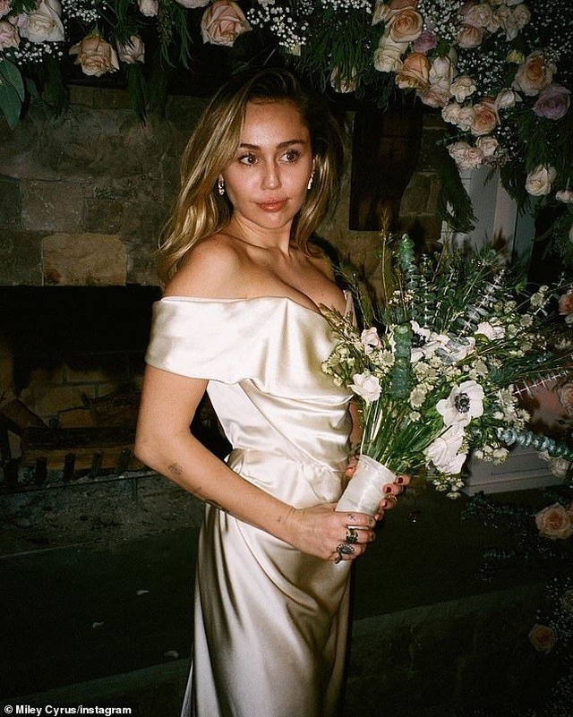 miley_5.jpg miley_5.jpg