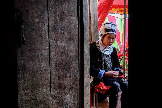 Màn kiểm tra lễ vật suốt 30 phút trong đám cưới đặc biệt ở Hà Giang - 7 Màn kiểm tra lễ vật suốt 30 phút trong đám cưới đặc biệt ở Hà Giang - 7