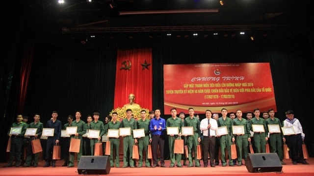 Hơn 3.500 thanh niên Thủ đô hăng hái chuẩn bị lên đường nhập ngũ - 2 Hơn 3.500 thanh niên Thủ đô hăng hái chuẩn bị lên đường nhập ngũ - 2