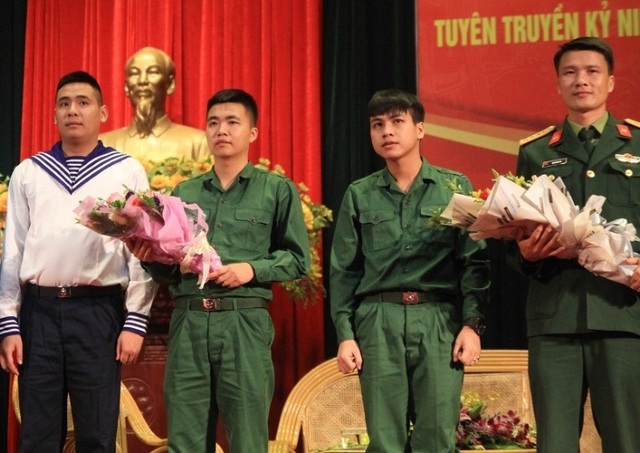 Hơn 3.500 thanh niên Thủ đô hăng hái chuẩn bị lên đường nhập ngũ - 3 Hơn 3.500 thanh niên Thủ đô hăng hái chuẩn bị lên đường nhập ngũ - 3