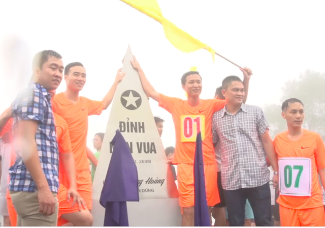 Hoa hậu Việt Nam 2018 cùng hàng trăm vận động viên chinh phục đỉnh Non Vua huyền thoại - 4 Hoa hậu Việt Nam 2018 cùng hàng trăm vận động viên chinh phục đỉnh Non Vua huyền thoại - 4
