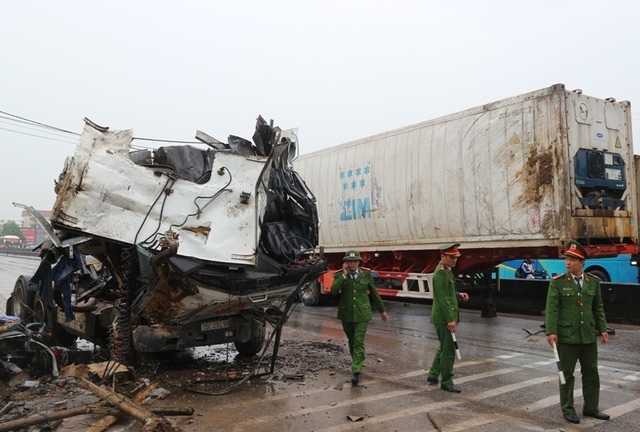 The witness tells of the time of 7 collisions with a collision on National Highway 1A - 3