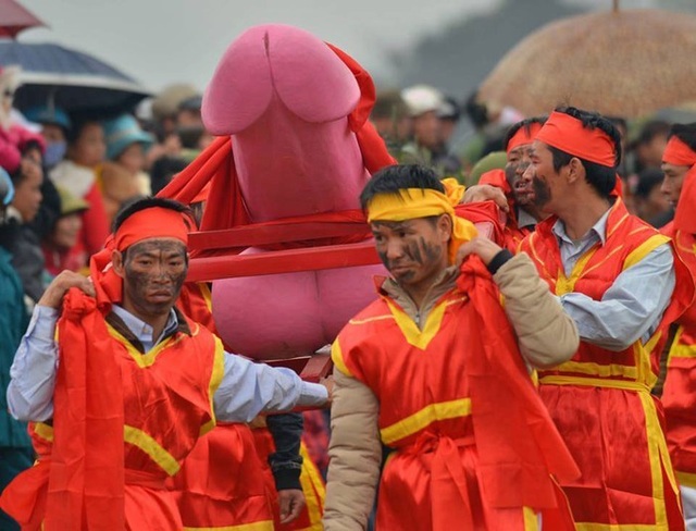 Ngượng Đỏ Mặt Với Những Lễ Hội Phồn Thực “Độc Nhất Vô Nhị” Ở Việt Nam | Báo  Dân Trí