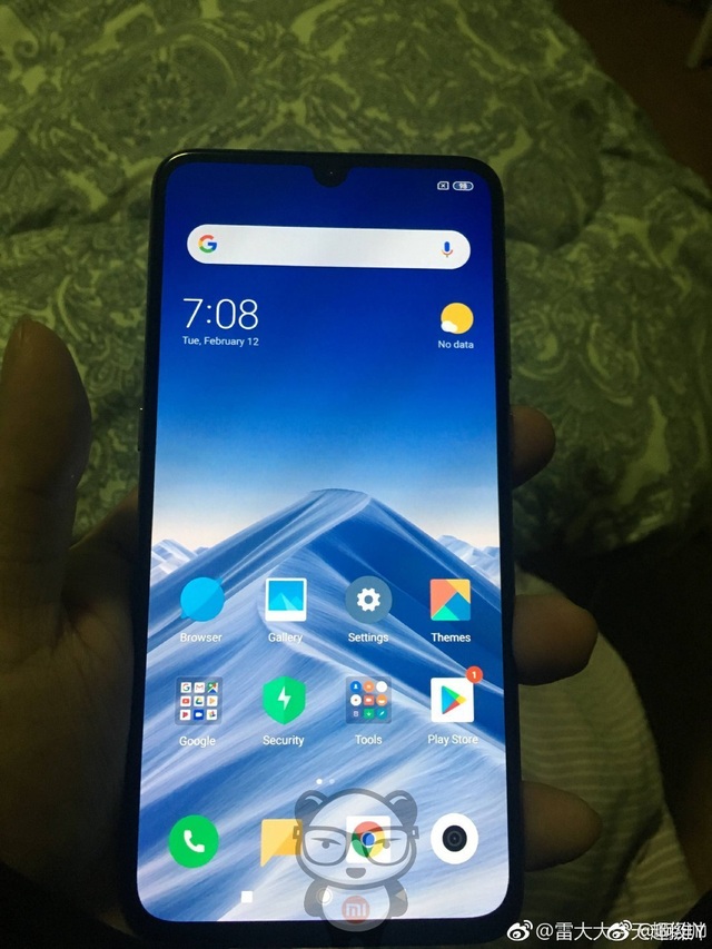 Xiaomi Mi 9 lộ diện siêu đẹp và cảm biến vân tay trong màn hình