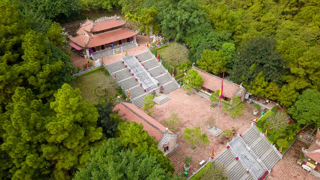 Toàn cảnh đền Chu Văn An trên núi Phượng Hoàng - 6