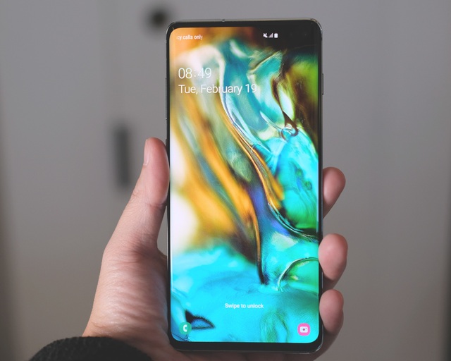 Cận cảnh bộ 3 Galaxy S10 vừa trình làng: Thiết kế đẹp, cấu hình “khủng” - Ảnh minh hoạ 3