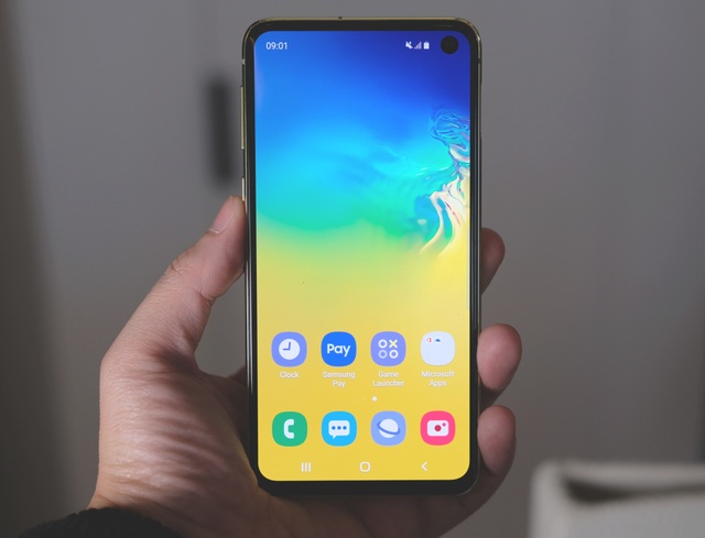 Cận cảnh bộ 3 Galaxy S10 vừa trình làng: Thiết kế đẹp, cấu hình “khủng” - 15