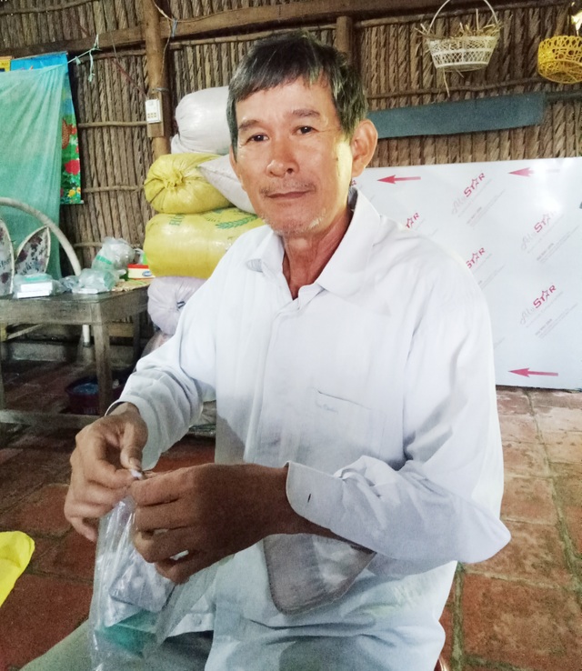 Vợ chồng già khốn đốn vì con gái bị thần kinh, con trai bị bại não - 6 Vợ chồng già khốn đốn vì con gái bị thần kinh, con trai bị bại não - 6