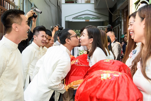 Lễ vu quy ngọt ngào của diễn viên “Gạo nếp gạo tẻ” - Vũ Ngọc Ánh - 16 Lễ vu quy ngọt ngào của diễn viên “Gạo nếp gạo tẻ” - Vũ Ngọc Ánh - 16