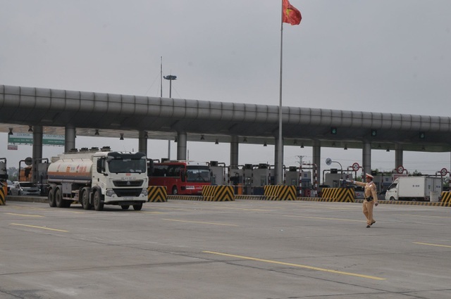 Uống rượu sinh nhật bạn, tài xế bị xác định dương tính với ma túy - 1 Uống rượu sinh nhật bạn, tài xế bị xác định dương tính với ma túy - 1
