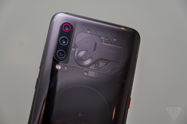 Xiaomi Mi 9 ra mắt với 3 camera sau, giá từ 10,6 triệu đồng - Ảnh minh hoạ 4