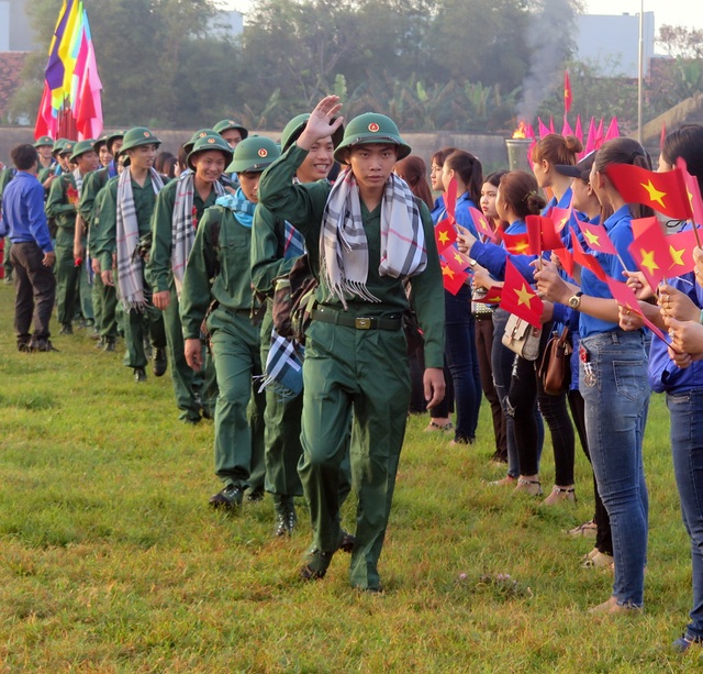 Thanh niên cả nước hăng hái lên đường nhập ngũ - 2 Thanh niên cả nước hăng hái lên đường nhập ngũ - 2