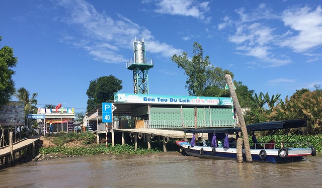 Bến tàu du lịch cồn Sơn nơi Công ty Đẳng Cấp bán vé không đúng quy định Bến tàu du lịch cồn Sơn nơi Công ty Đẳng Cấp bán vé không đúng quy định