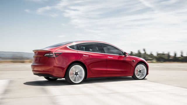 Tesla Model 3 trở nên bất khả xâm phạm - 2 Tesla Model 3 trở nên bất khả xâm phạm - 2