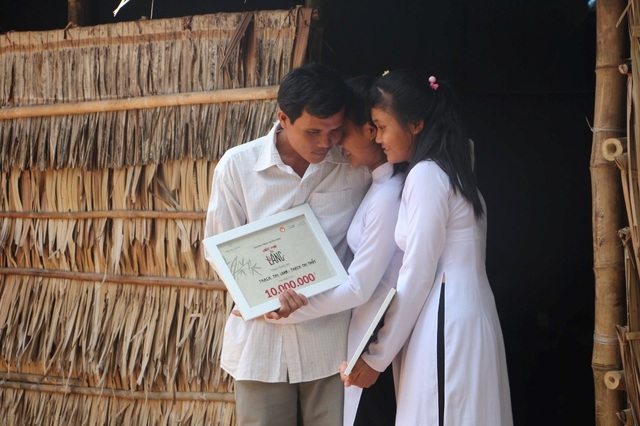 Nhiều em học sinh nghèo đã được tiếp tục đến trường thông qua Ước Mơ Từ Làng - 2 Nhiều em học sinh nghèo đã được tiếp tục đến trường thông qua Ước Mơ Từ Làng - 2