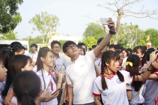 Nhiều em học sinh nghèo đã được tiếp tục đến trường thông qua Ước Mơ Từ Làng - 3 Nhiều em học sinh nghèo đã được tiếp tục đến trường thông qua Ước Mơ Từ Làng - 3