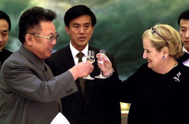 Tới Việt Nam dự thượng đỉnh, ông Kim Jong-un mang khát vọng về hiệp ước hòa bình - 3 Tới Việt Nam dự thượng đỉnh, ông Kim Jong-un mang khát vọng về hiệp ước hòa bình - 3