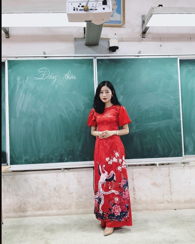 Cô giáo thực tập bất ngờ nổi tiếng sau bức ảnh học sinh chụp lén - 5 Cô giáo thực tập bất ngờ nổi tiếng sau bức ảnh học sinh chụp lén - 5