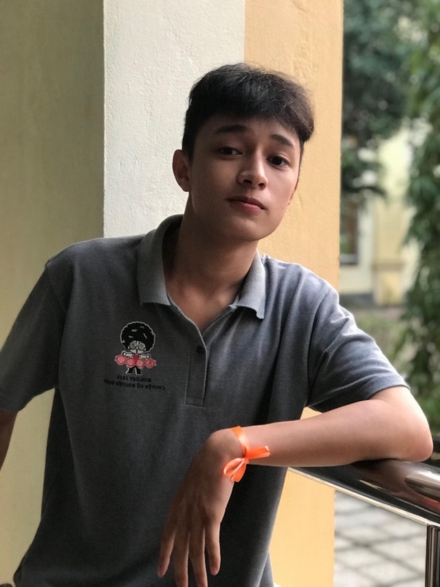 Mặc “long bào”, ngồi “ngai vàng” nam sinh Quảng Bình được quan tâm đặc biệt - 5 Mặc “long bào”, ngồi “ngai vàng” nam sinh Quảng Bình được quan tâm đặc biệt - 5