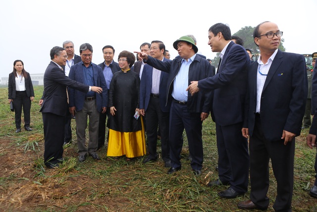 Thủ tướng Nguyễn Xuân Phúc dự lễ khánh thành Nhà máy nước tinh khiết, thảo dược và hoa quả Núi Tiên - 10 Thủ tướng Nguyễn Xuân Phúc dự lễ khánh thành Nhà máy nước tinh khiết, thảo dược và hoa quả Núi Tiên - 10