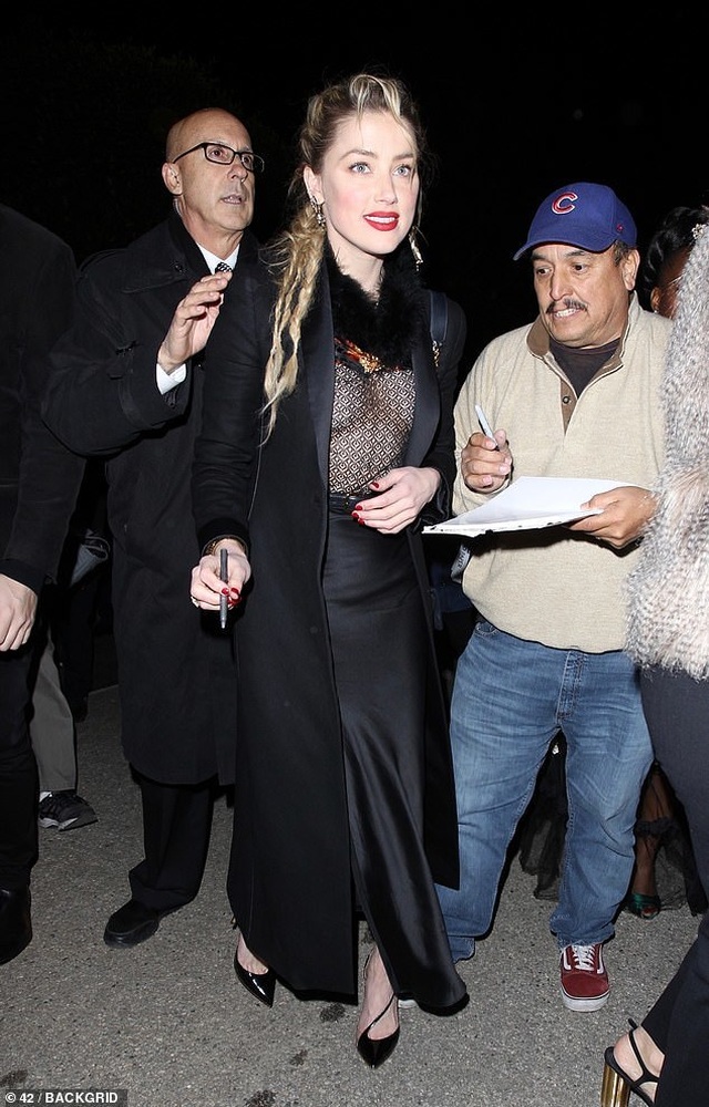 Amber Heard diện áo không nội y - 5 Amber Heard diện áo không nội y - 5