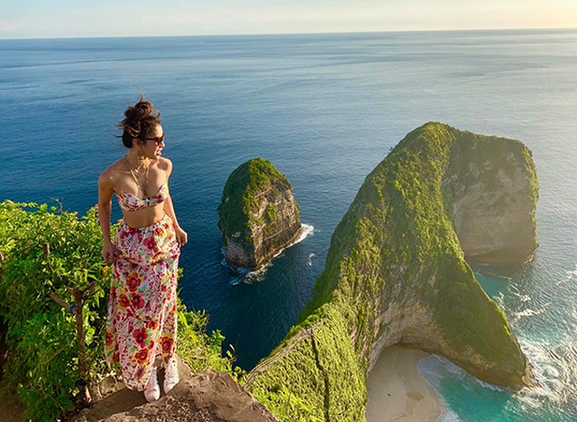 Loạt sao nữ khoe ảnh gợi cảm trên biển đầu hè - 6 Loạt sao nữ khoe ảnh gợi cảm trên biển đầu hè - 6