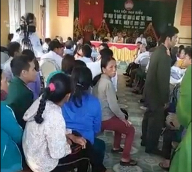 Tạm dừng việc bầu nguyên chủ tịch xã bị kỷ luật làm Chủ tịch mặt trận - 2 Tạm dừng việc bầu nguyên chủ tịch xã bị kỷ luật làm Chủ tịch mặt trận - 2