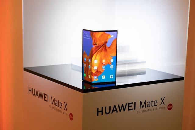 Huawei trình làng smartphone có thể gập được Mate X với thiết kế độc đáo - 11