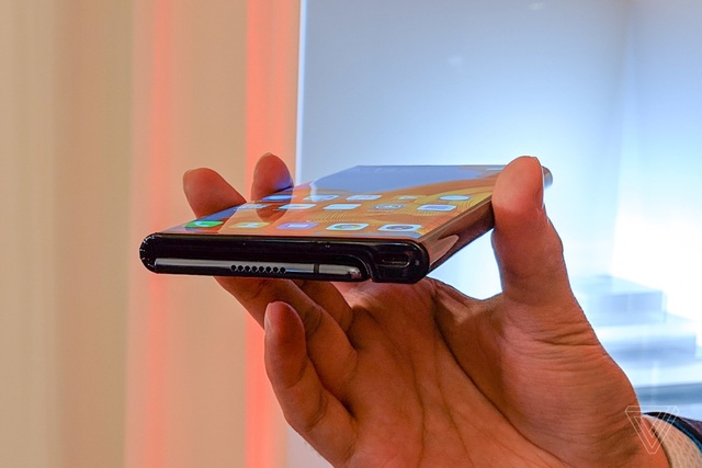 Huawei trình làng smartphone có thể gập được Mate X với thiết kế độc đáo - 5