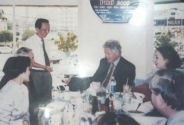 Những lãnh đạo nước ngoài “mê mẩn” ẩm thực bình dân Việt Nam - 1 Những lãnh đạo nước ngoài “mê mẩn” ẩm thực bình dân Việt Nam - 1